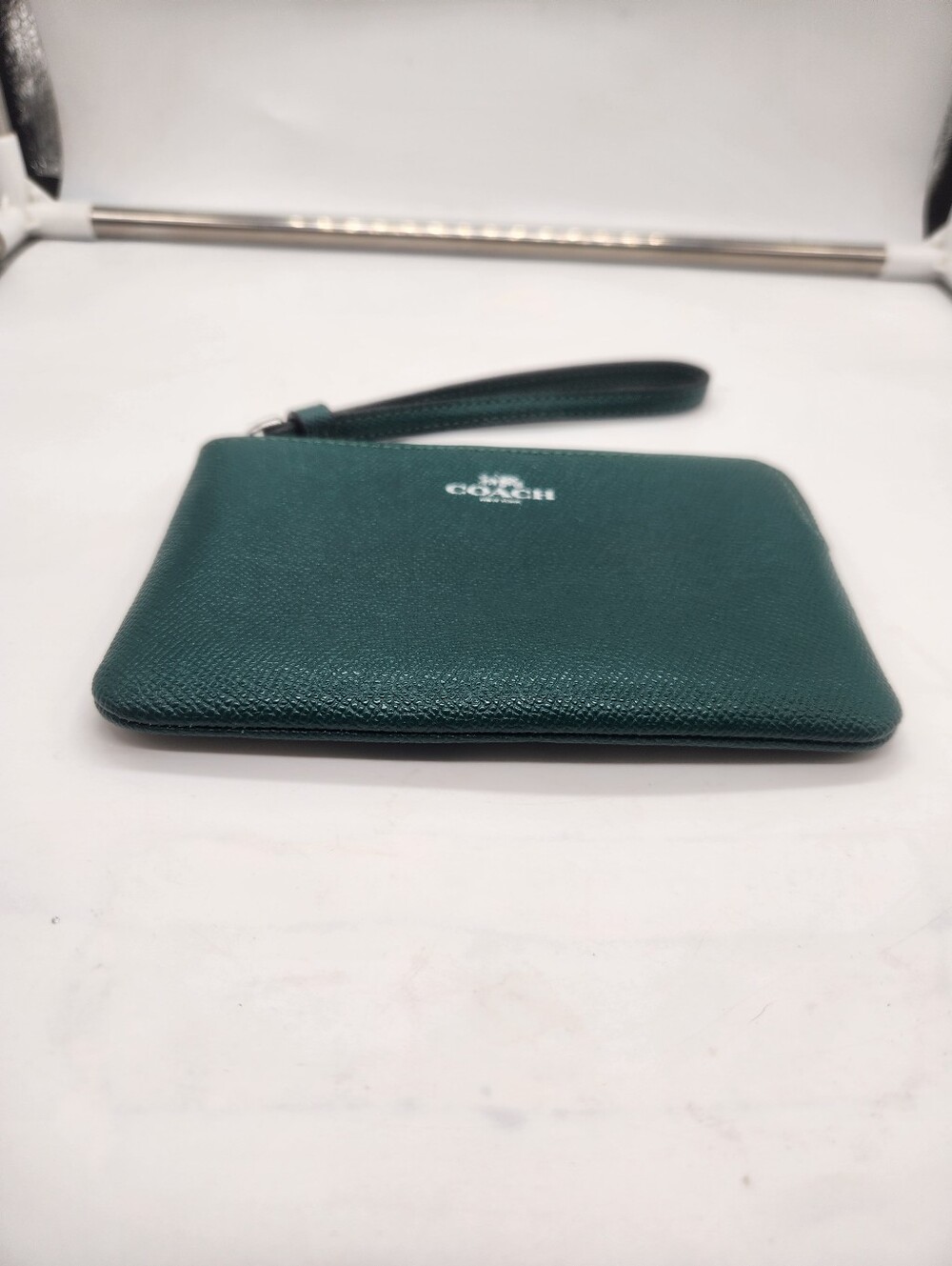 Coach Corner Zip Wristlet crafted from crossgrain leather - Picture 5 of 8